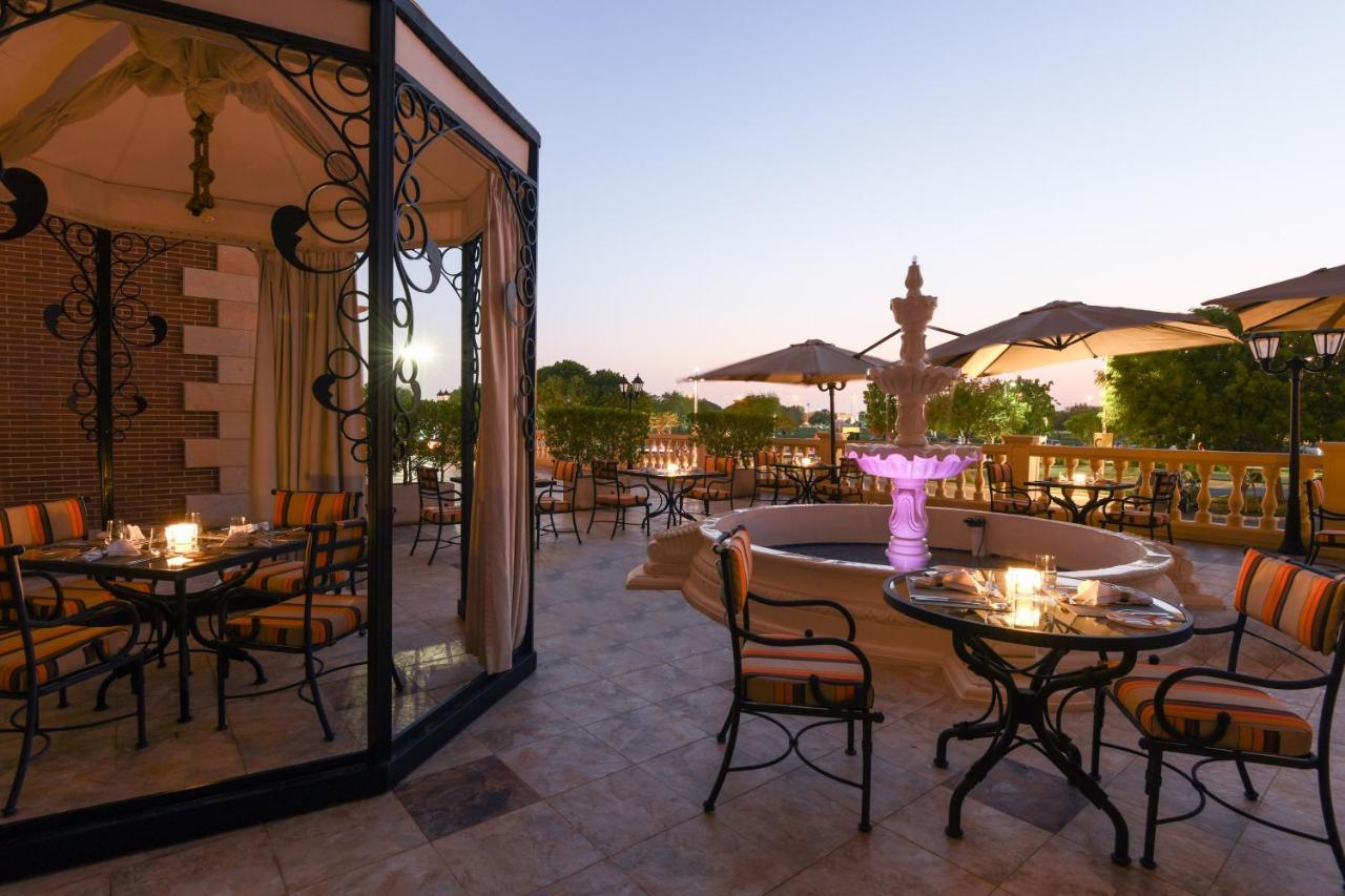 Al Aziziyah Boutique Hotel Doha Dış mekan fotoğraf The hotel's terrace