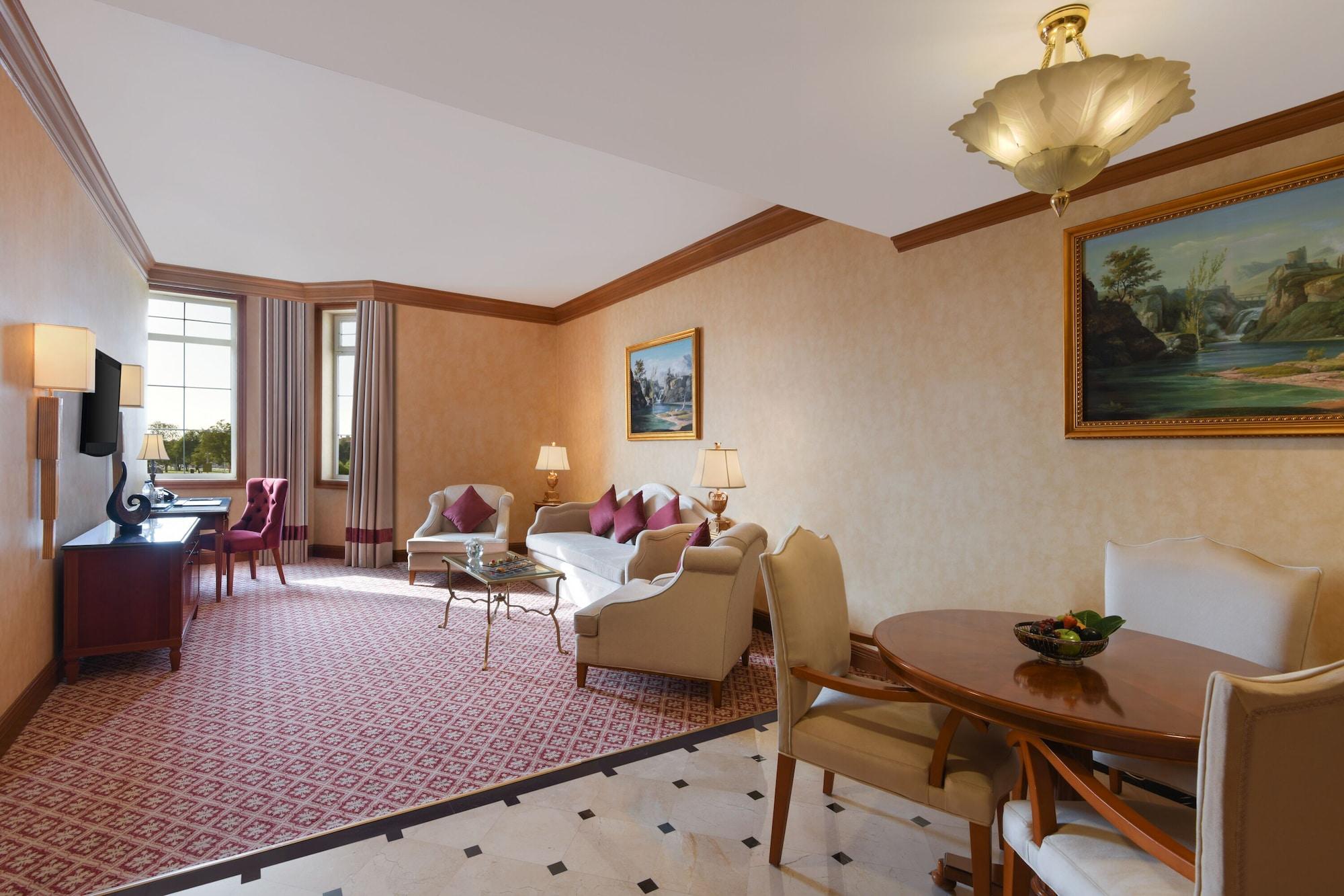 Al Aziziyah Boutique Hotel Doha Dış mekan fotoğraf A suite at the hotel