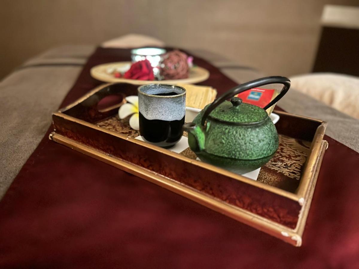 Al Aziziyah Boutique Hotel Doha Dış mekan fotoğraf A glass of soju