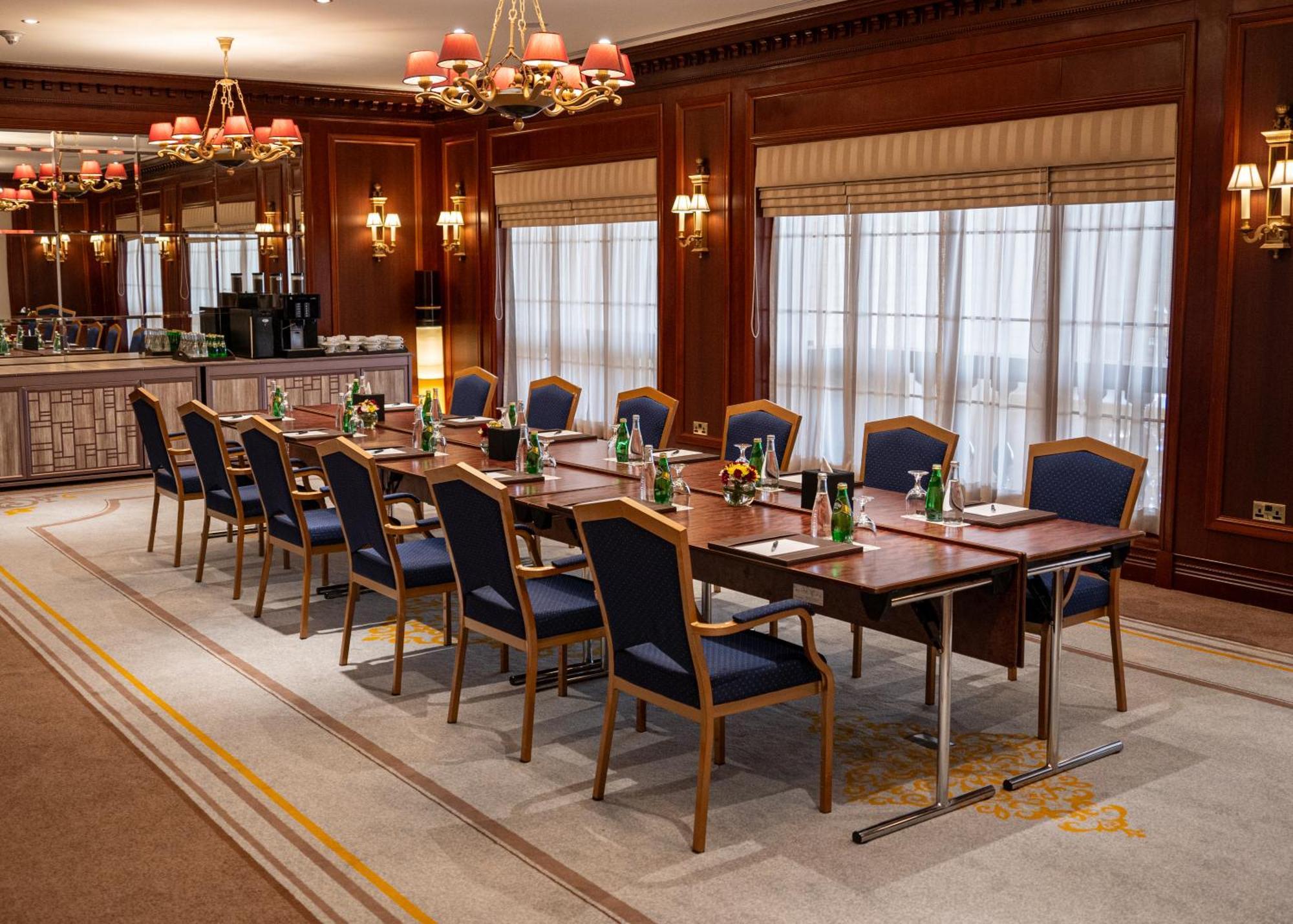 Al Aziziyah Boutique Hotel Doha Dış mekan fotoğraf The boardroom